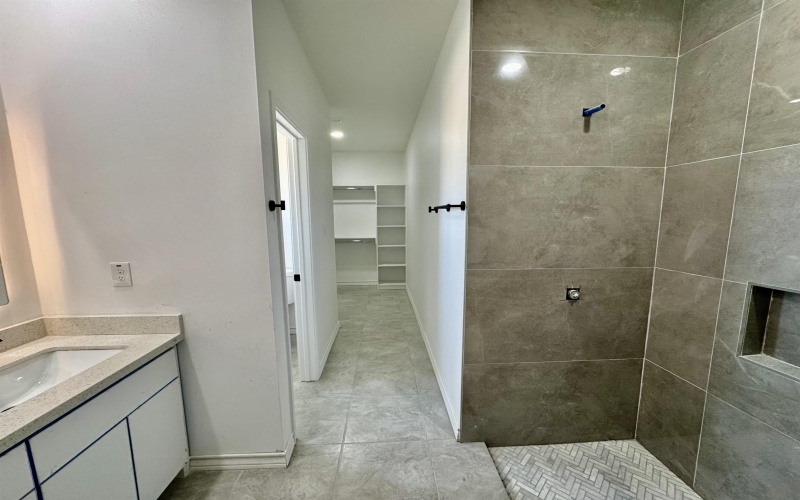 211 Lusitano Dr., Laredo, TX 78046, 3 Bedrooms Bedrooms, ,2 BathroomsBathrooms,Residential,For Sale,211 Lusitano Dr.,20251503