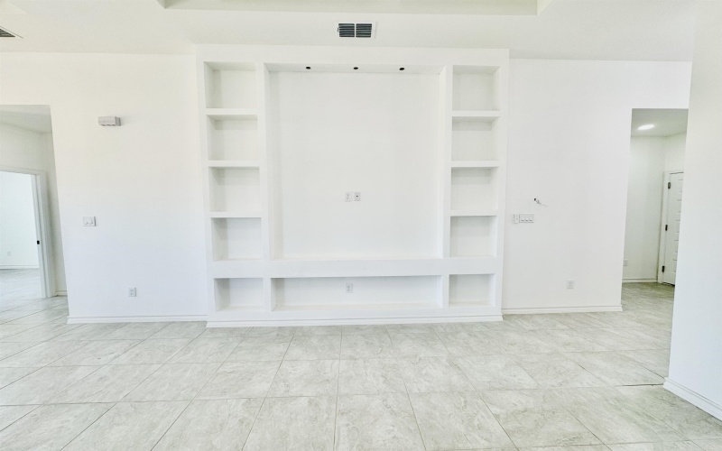 211 Lusitano Dr., Laredo, TX 78046, 3 Bedrooms Bedrooms, ,2 BathroomsBathrooms,Residential,For Sale,211 Lusitano Dr.,20251503