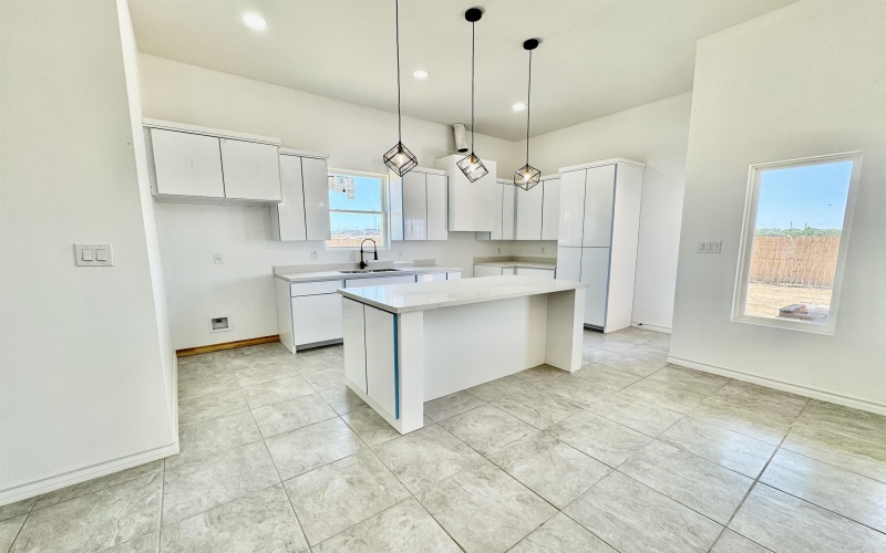 211 Lusitano Dr., Laredo, TX 78046, 3 Bedrooms Bedrooms, ,2 BathroomsBathrooms,Residential,For Sale,211 Lusitano Dr.,20251503
