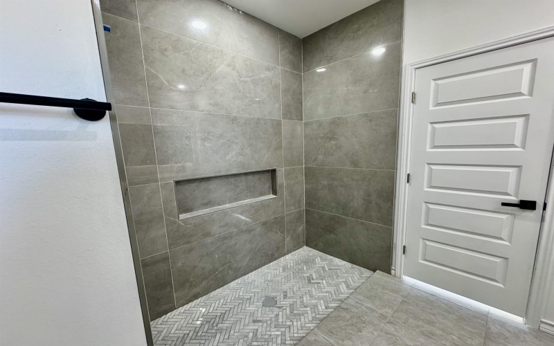 211 Lusitano Dr., Laredo, TX 78046, 3 Bedrooms Bedrooms, ,2 BathroomsBathrooms,Residential,For Sale,211 Lusitano Dr.,20251503