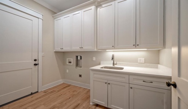 1054 Waters Edge Drive, Denison, TX 75020, 4 Bedrooms Bedrooms, ,3 BathroomsBathrooms,Residential,For Sale,1054 Waters Edge Drive,20507460