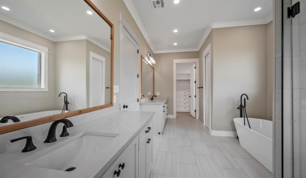 1054 Waters Edge Drive, Denison, TX 75020, 4 Bedrooms Bedrooms, ,3 BathroomsBathrooms,Residential,For Sale,1054 Waters Edge Drive,20507460