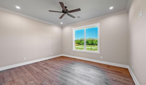1054 Waters Edge Drive, Denison, TX 75020, 4 Bedrooms Bedrooms, ,3 BathroomsBathrooms,Residential,For Sale,1054 Waters Edge Drive,20507460
