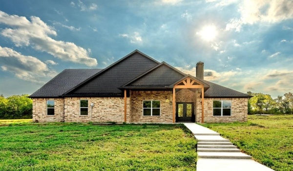 1054 Waters Edge Drive, Denison, TX 75020, 4 Bedrooms Bedrooms, ,3 BathroomsBathrooms,Residential,For Sale,1054 Waters Edge Drive,20507460