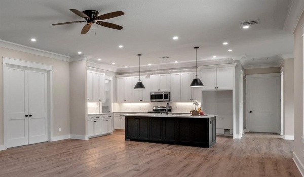 1054 Waters Edge Drive, Denison, TX 75020, 4 Bedrooms Bedrooms, ,3 BathroomsBathrooms,Residential,For Sale,1054 Waters Edge Drive,20507460