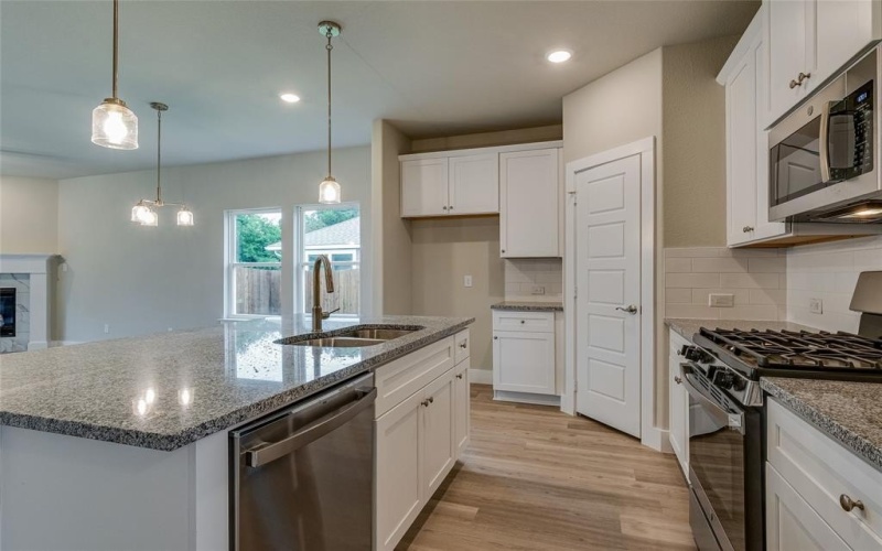 602 Kyle Drive, Tioga, TX 76271, 4 Bedrooms Bedrooms, ,3 BathroomsBathrooms,Residential,For Sale,602 Kyle Drive,20355200