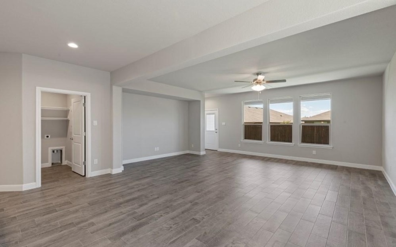208 DUNMORE Drive, Fort Worth, TX 76052, 4 Bedrooms Bedrooms, ,2 BathroomsBathrooms,Residential,For Sale,208 DUNMORE Drive,20397014