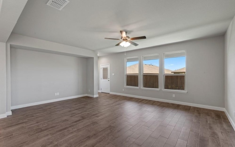 208 DUNMORE Drive, Fort Worth, TX 76052, 4 Bedrooms Bedrooms, ,2 BathroomsBathrooms,Residential,For Sale,208 DUNMORE Drive,20397014