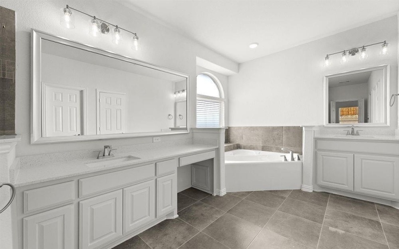 370 Broadmoor Lane, Ovilla, TX 75154, 4 Habitaciones Habitaciones , ,3 BañosBaños,Residential,En Venta,370 Broadmoor Lane,20404141