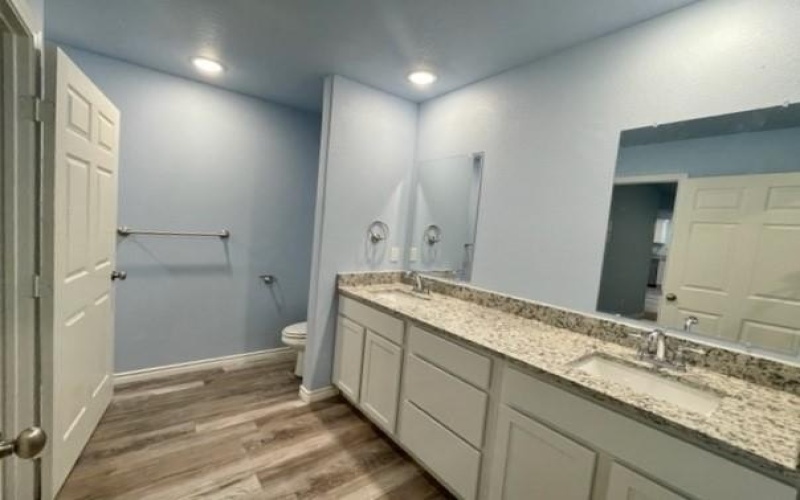 913 HILLBURN Drive, West Tawakoni, TX 75474, 3 Bedrooms Bedrooms, ,3 BathroomsBathrooms,Residential,For Sale,913 HILLBURN Drive,20428679