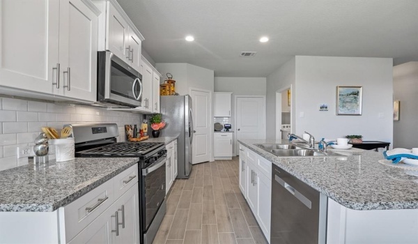 8913 BOULDER OAK Boulevard, Fort Worth, TX 76131, 4 Bedrooms Bedrooms, ,2 BathroomsBathrooms,Residential,For Sale,8913 BOULDER OAK Boulevard,20458124