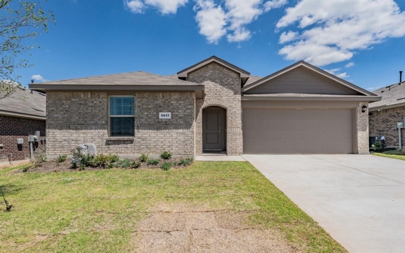 5817 Morrow Point Drive, Denton, TX 76226, 4 Bedrooms Bedrooms, ,2 BathroomsBathrooms,Residential Lease,For Rent,5817 Morrow Point Drive,20476224