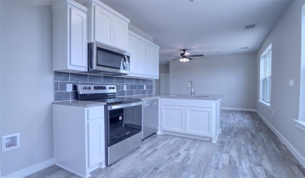 201 E 5th Street #TBD202, Ferris, TX 75125, 1 Bedroom Bedrooms, ,1 BathroomBathrooms,Residential Lease,For Rent,201 E 5th Street,20488985