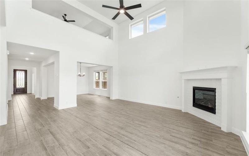 913 Cannes Drive, Red Oak, TX 75154, 5 Habitaciones Habitaciones , ,5 BañosBaños,Residential,En Venta,913 Cannes Drive,20490139