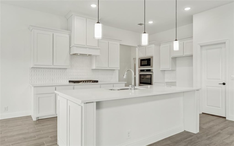 913 Cannes Drive, Red Oak, TX 75154, 5 Habitaciones Habitaciones , ,5 BañosBaños,Residential,En Venta,913 Cannes Drive,20490139