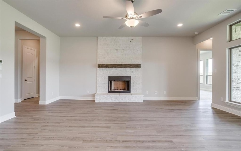5621 Rutherford Drive, Midlothian, TX 76065, 3 Habitaciones Habitaciones , ,2 BañosBaños,Residential,En Venta,5621 Rutherford Drive,20496671