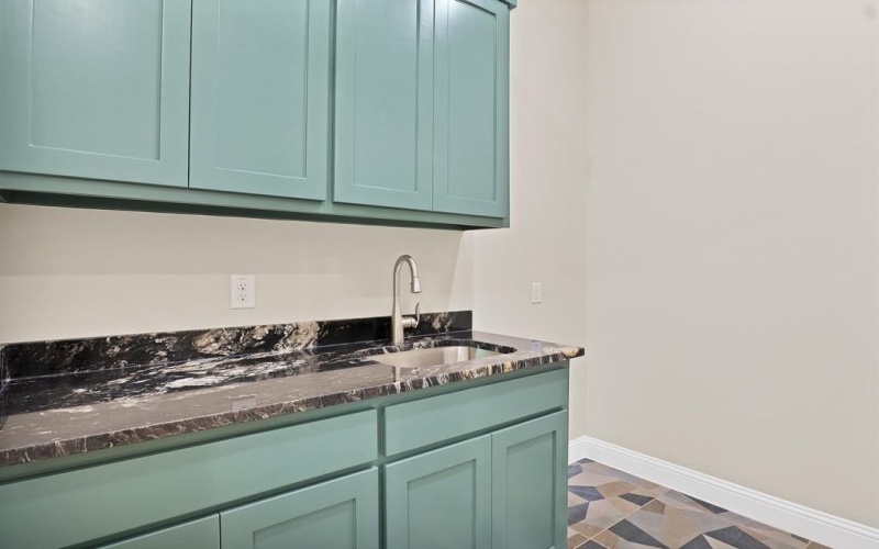 880 San Saba E, Midlothian, TX 76065, 4 Habitaciones Habitaciones , ,3 BañosBaños,Residential,En Venta,880 San Saba E,20510270