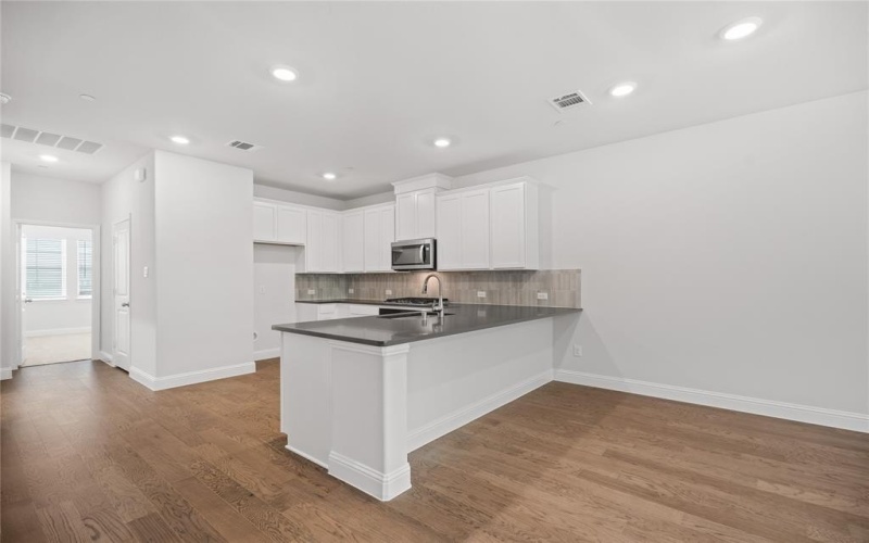 7905 Bayside Drive, Rowlett, TX 75088, 3 Bedrooms Bedrooms, ,3 BathroomsBathrooms,Residential,For Sale,7905 Bayside Drive,20517383