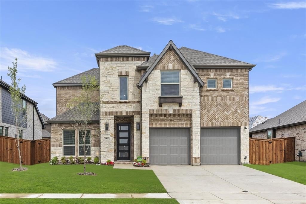 1912 Huron Drive, Forney, TX 75126, 4 Bedrooms Bedrooms, ,3 BathroomsBathrooms,Residential,For Sale,1912 Huron Drive,20517970