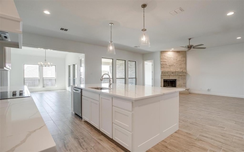 2488 Timber Hills Drive, Burleson, TX 76028, 5 Habitaciones Habitaciones , ,3 BañosBaños,Residential,En Venta,2488 Timber Hills Drive,20654055