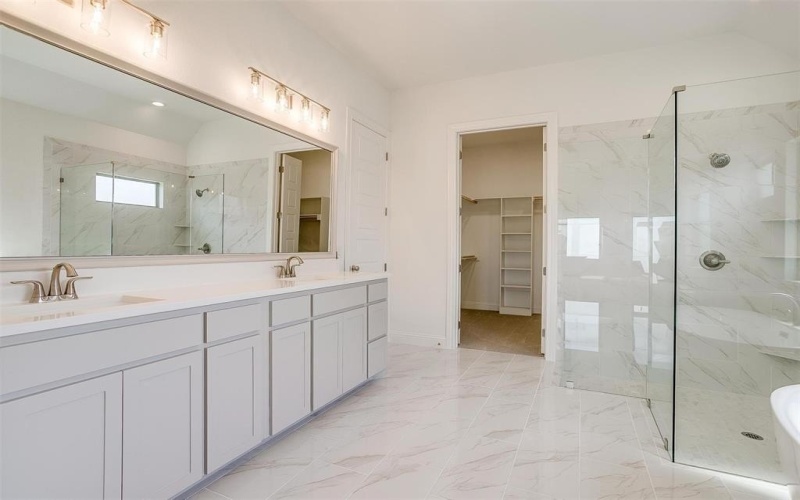 2488 Timber Hills Drive, Burleson, TX 76028, 5 Habitaciones Habitaciones , ,3 BañosBaños,Residential,En Venta,2488 Timber Hills Drive,20654055