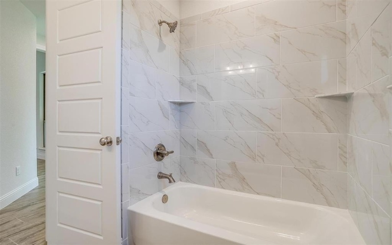 2488 Timber Hills Drive, Burleson, TX 76028, 5 Habitaciones Habitaciones , ,3 BañosBaños,Residential,En Venta,2488 Timber Hills Drive,20654055