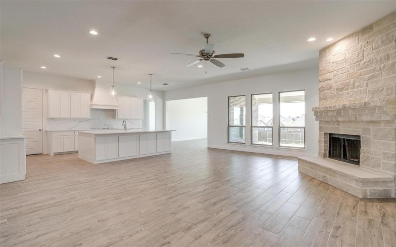 2488 Timber Hills Drive, Burleson, TX 76028, 5 Habitaciones Habitaciones , ,3 BañosBaños,Residential,En Venta,2488 Timber Hills Drive,20654055