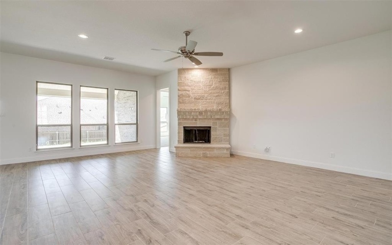2488 Timber Hills Drive, Burleson, TX 76028, 5 Habitaciones Habitaciones , ,3 BañosBaños,Residential,En Venta,2488 Timber Hills Drive,20654055