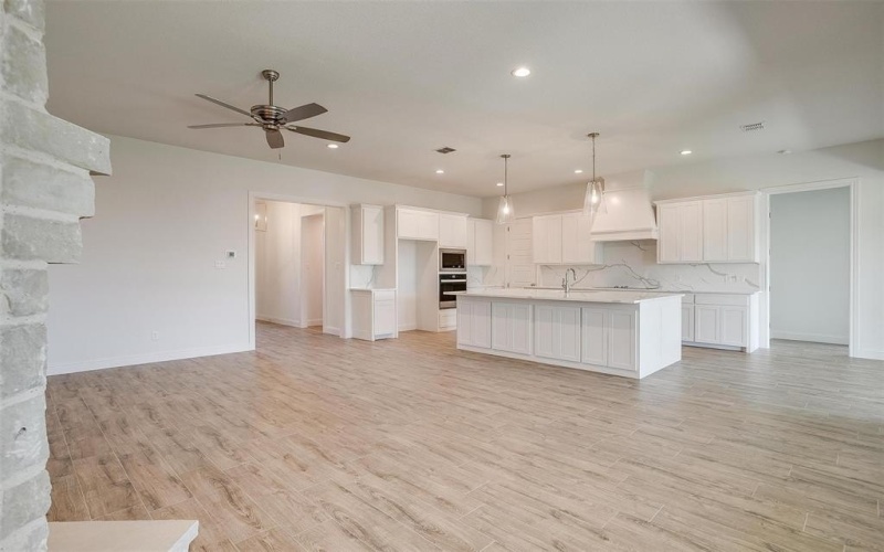 2488 Timber Hills Drive, Burleson, TX 76028, 5 Habitaciones Habitaciones , ,3 BañosBaños,Residential,En Venta,2488 Timber Hills Drive,20654055