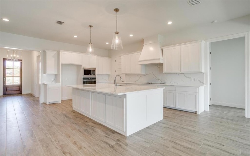 2488 Timber Hills Drive, Burleson, TX 76028, 5 Habitaciones Habitaciones , ,3 BañosBaños,Residential,En Venta,2488 Timber Hills Drive,20654055