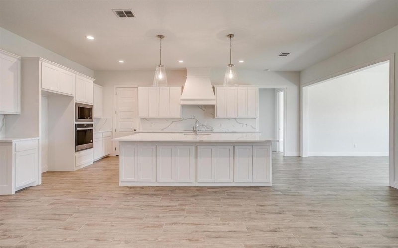 2488 Timber Hills Drive, Burleson, TX 76028, 5 Habitaciones Habitaciones , ,3 BañosBaños,Residential,En Venta,2488 Timber Hills Drive,20654055