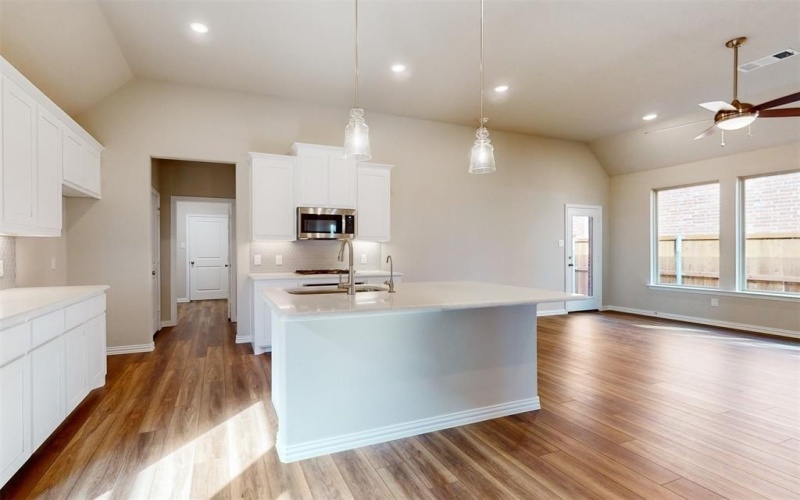 1140 South Hill Drive, Crowley, TX 76036, 3 Bedrooms Bedrooms, ,2 BathroomsBathrooms,Residential,For Sale,1140 South Hill Drive,20654834
