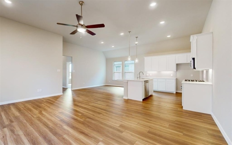 1140 South Hill Drive, Crowley, TX 76036, 3 Bedrooms Bedrooms, ,2 BathroomsBathrooms,Residential,For Sale,1140 South Hill Drive,20654834