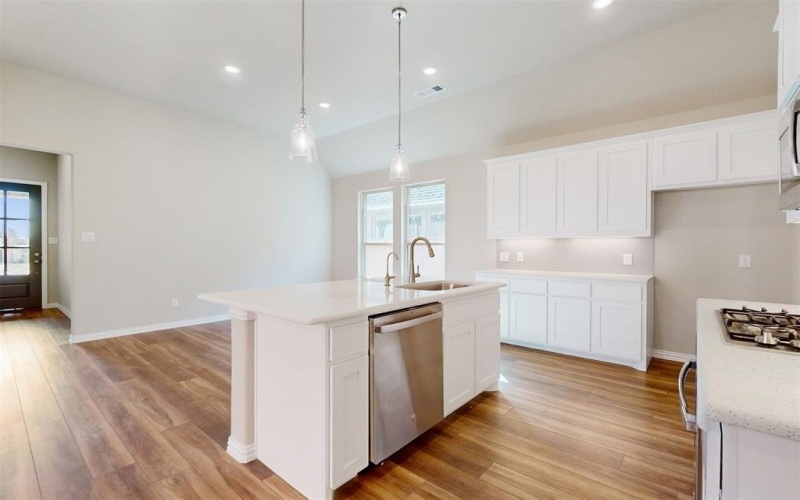 1140 South Hill Drive, Crowley, TX 76036, 3 Bedrooms Bedrooms, ,2 BathroomsBathrooms,Residential,For Sale,1140 South Hill Drive,20654834