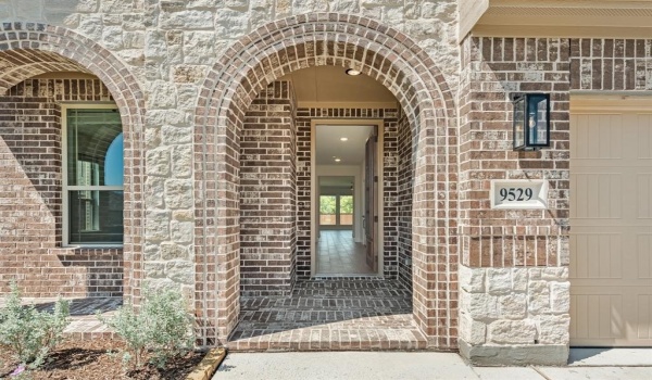 9529 Lanshire Lane, Fort Worth, TX 76131, 5 Bedrooms Bedrooms, ,3 BathroomsBathrooms,Residential,For Sale,9529 Lanshire Lane,20654966