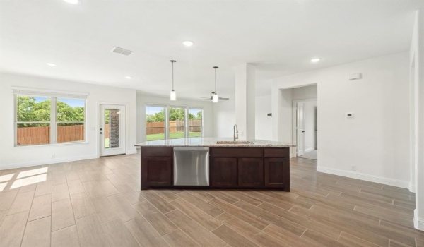 9529 Lanshire Lane, Fort Worth, TX 76131, 5 Bedrooms Bedrooms, ,3 BathroomsBathrooms,Residential,For Sale,9529 Lanshire Lane,20654966