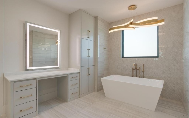2245 SW Wilshire Boulevard, Burleson, TX 76028, 5 Habitaciones Habitaciones , ,5 BañosBaños,Residential,En Venta,2245 SW Wilshire Boulevard,20519830