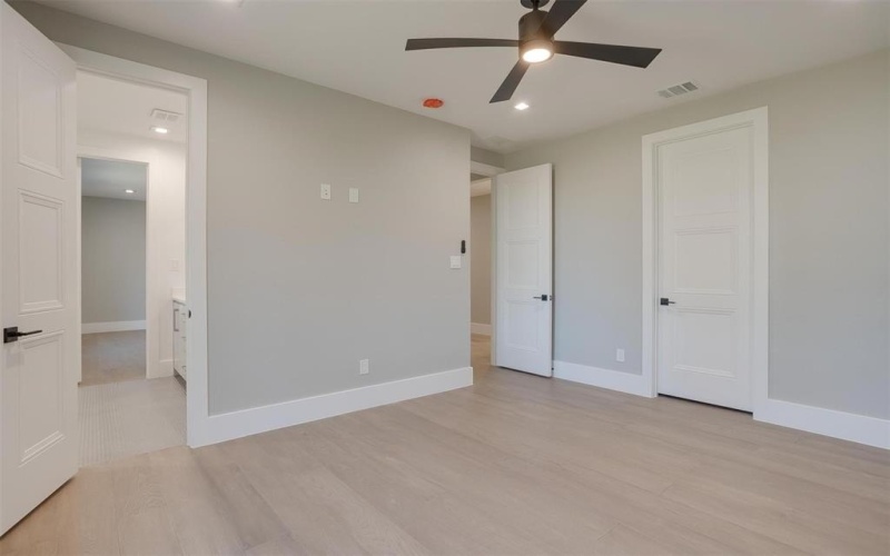 2245 SW Wilshire Boulevard, Burleson, TX 76028, 5 Habitaciones Habitaciones , ,5 BañosBaños,Residential,En Venta,2245 SW Wilshire Boulevard,20519830