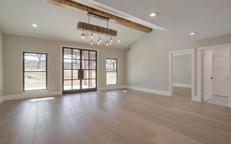 2245 SW Wilshire Boulevard, Burleson, TX 76028, 5 Habitaciones Habitaciones , ,5 BañosBaños,Residential,En Venta,2245 SW Wilshire Boulevard,20519830