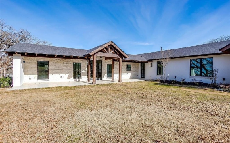 2245 SW Wilshire Boulevard, Burleson, TX 76028, 5 Habitaciones Habitaciones , ,5 BañosBaños,Residential,En Venta,2245 SW Wilshire Boulevard,20519830