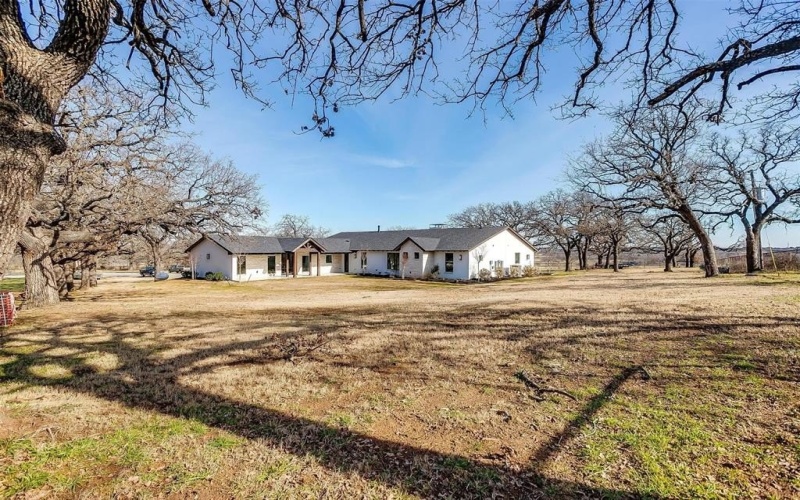 2245 SW Wilshire Boulevard, Burleson, TX 76028, 5 Habitaciones Habitaciones , ,5 BañosBaños,Residential,En Venta,2245 SW Wilshire Boulevard,20519830