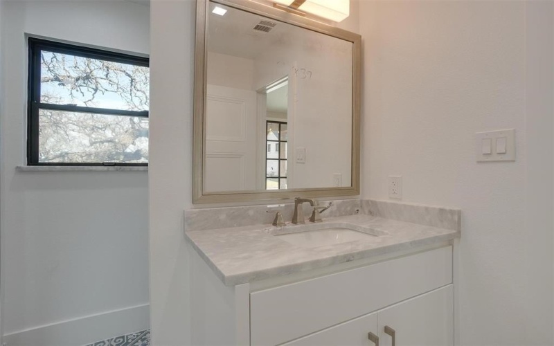 2245 SW Wilshire Boulevard, Burleson, TX 76028, 5 Habitaciones Habitaciones , ,5 BañosBaños,Residential,En Venta,2245 SW Wilshire Boulevard,20519830