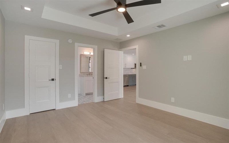 2245 SW Wilshire Boulevard, Burleson, TX 76028, 5 Habitaciones Habitaciones , ,5 BañosBaños,Residential,En Venta,2245 SW Wilshire Boulevard,20519830