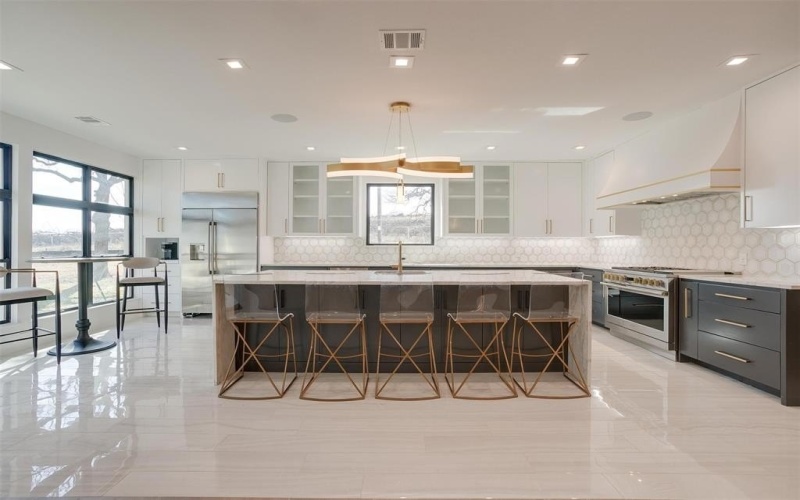 2245 SW Wilshire Boulevard, Burleson, TX 76028, 5 Habitaciones Habitaciones , ,5 BañosBaños,Residential,En Venta,2245 SW Wilshire Boulevard,20519830