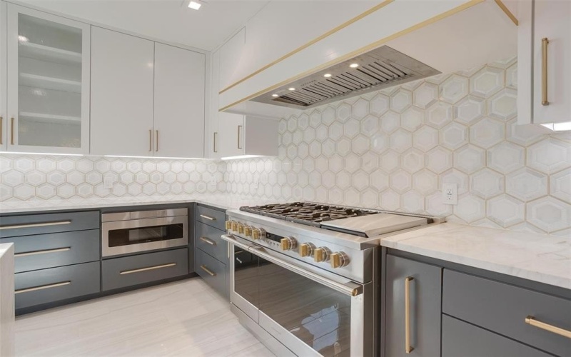 2245 SW Wilshire Boulevard, Burleson, TX 76028, 5 Habitaciones Habitaciones , ,5 BañosBaños,Residential,En Venta,2245 SW Wilshire Boulevard,20519830