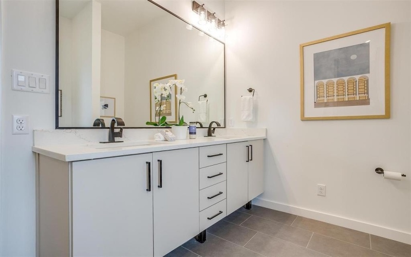 445 W Morphy Street, Fort Worth, TX 76104, 3 Bedrooms Bedrooms, ,3 BathroomsBathrooms,Residential,For Sale,445 W Morphy Street,20537195