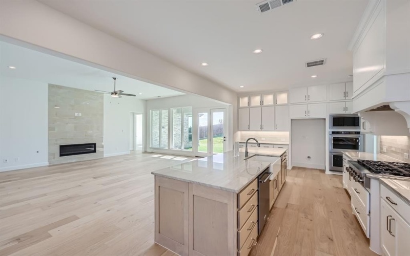 1812 Farmstead Road, Mansfield, TX 76063, 4 Habitaciones Habitaciones , ,5 BañosBaños,Residential,En Venta,1812 Farmstead Road,20618273
