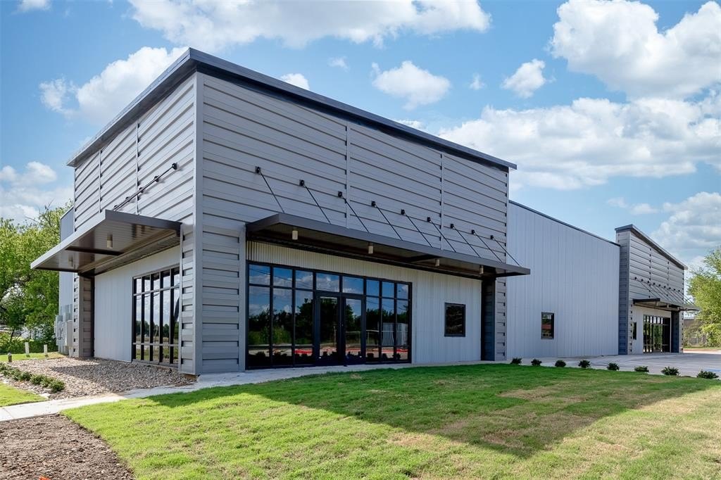 2309 A Gallagher Drive, Sherman, TX 75090, ,Commercial Sale,En Venta,2309 A Gallagher Drive,20619120