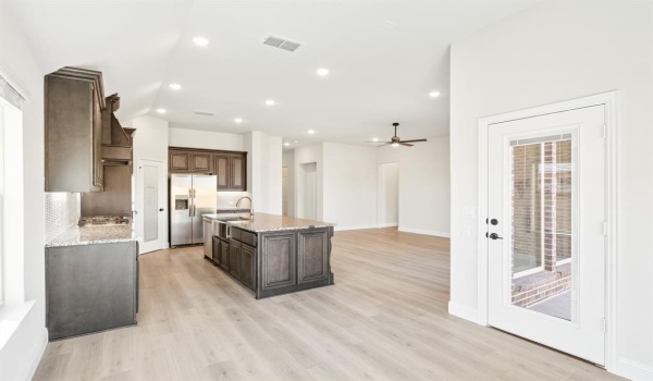 912 Split Oak Lane, Anna, TX 75409, 4 Bedrooms Bedrooms, ,3 BathroomsBathrooms,Residential,For Sale,912 Split Oak Lane,20660221