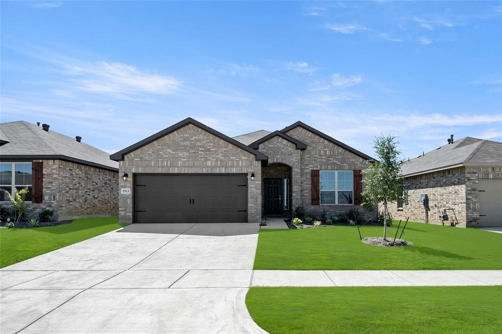 1913 Seminole Drive, Cleburne, TX 76033, 3 Bedrooms Bedrooms, ,2 BathroomsBathrooms,Residential,For Sale,1913 Seminole Drive,20620542
